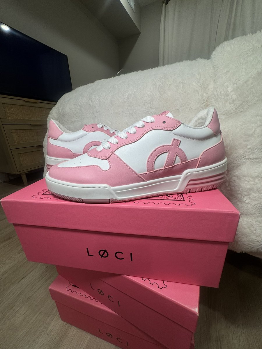 ISAnicki__'s tweet photo. giving away these pink friday locis (size: 8 women’s) i’ll throw in some little extras like pf stickers, sleep mask, etc - just interact with this post 🩷 https://t.co/qIcwJku1ul