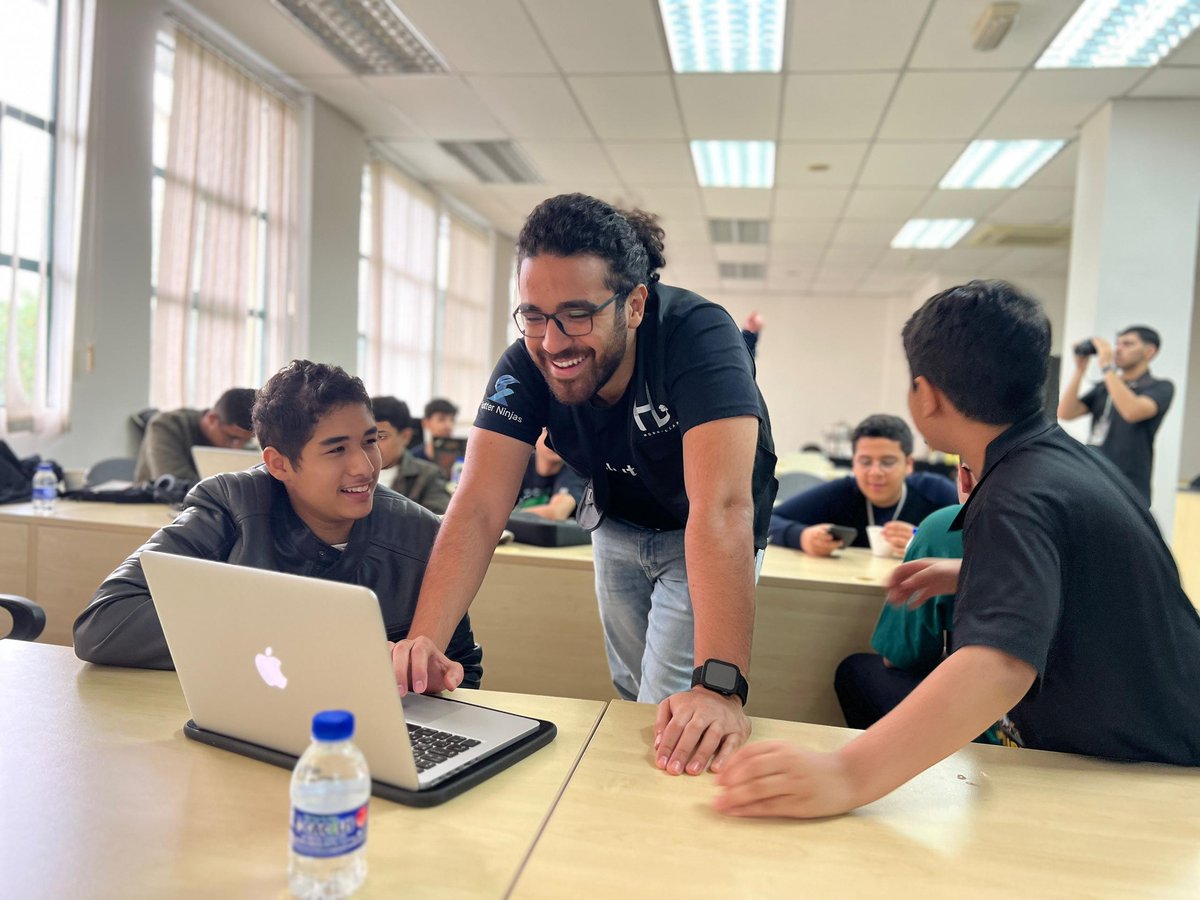 moaaz_sirri's tweet image. Throwback to our special FlutterNinjas workshop at IIUM University! Kids aged 10–16 joined us for an exciting journey into app development,Inspiring to see families investing in early learning! Huge thanks to IIUM KICT for hosting! #FlutterNinjas #FlutterWorkshop #Flutter #Dart