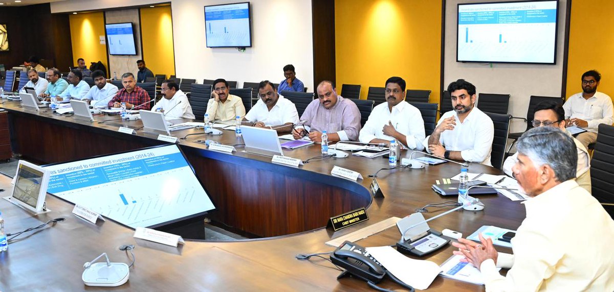 Dr_NarayanaP's tweet image. ఈరోజు గౌరవ ముఖ్యమంత్రి @ncbn  గారి అధ్యక్షతన సెక్రటేరియట్ లో స్టేట్ ఇన్వెస్టెంట్ ప్రమోషన్ బోర్డు సమావేశంలో సహచర మంత్రులతో పాటు పాల్గొని రాష్ట్రంలో పెట్టుబడులకు సంబంధించి పలు కీలక నిర్ణయాలు తీసుకోవడం జరిగింది.

#pongurunarayana
#devlopment
#EconomicGrowth 
#APNews
#AndhraPradesh