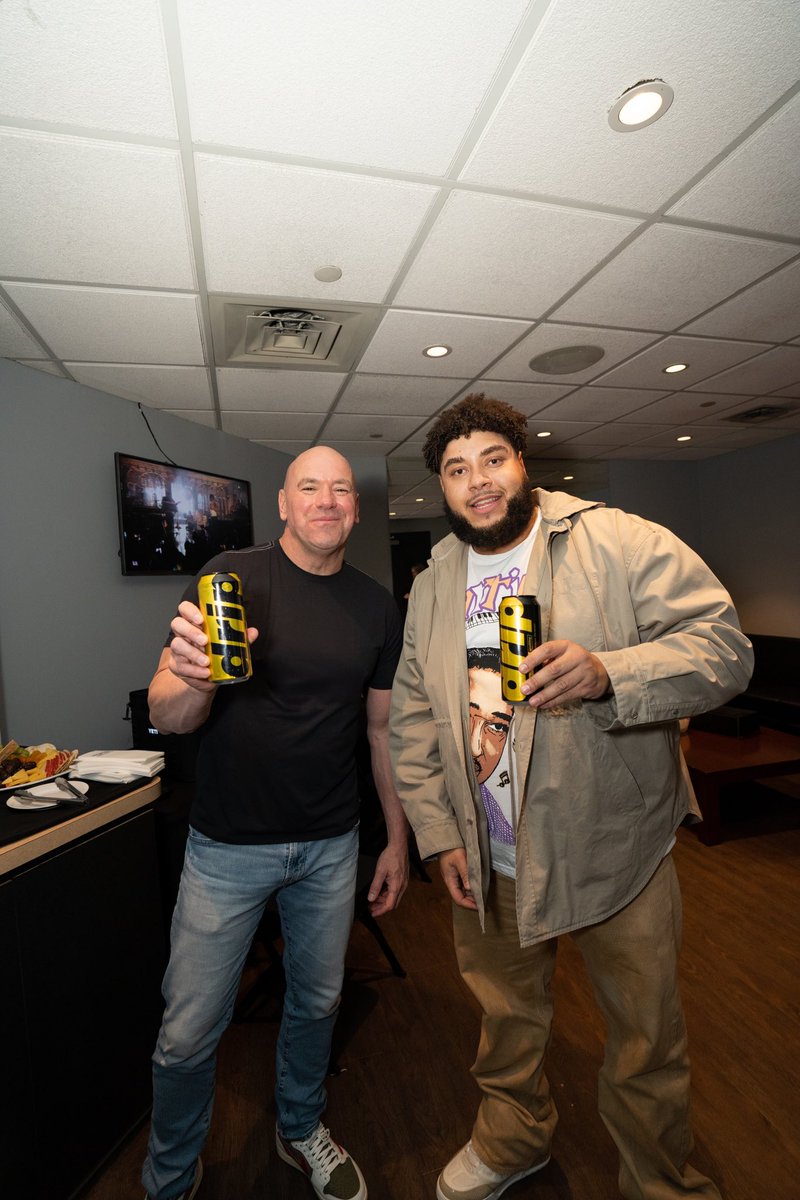 ItsBigZuu's tweet image. BREAKING!!! @ItsDripWater will be the Official Water Partner of @ufc starting Jan 2025 with a MULTI year deal 💧👊
From staying up late watching fights to working with @danawhite this partnership was meant to be and we’re about to change the game!
