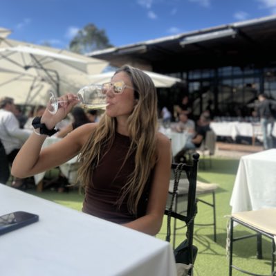 ValeDominguez2's tweet photo. #NuevaFotoDePerfil https://t.co/7BOpTGirv6