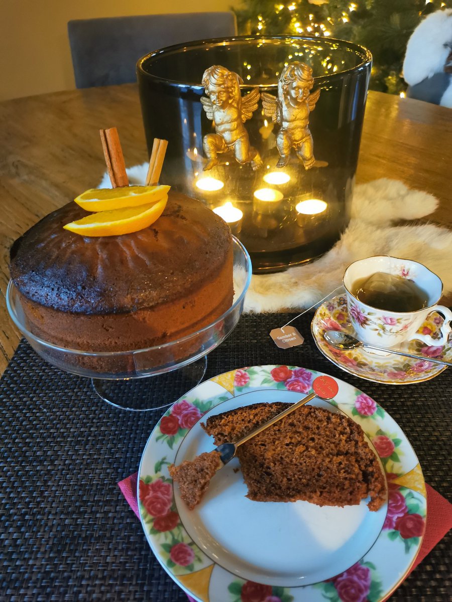 WCeulaerde's tweet photo. Vandaag heerlijke kruidcake gebakken #🍰#😋Smakelijk https://t.co/bhg6V5KIpC