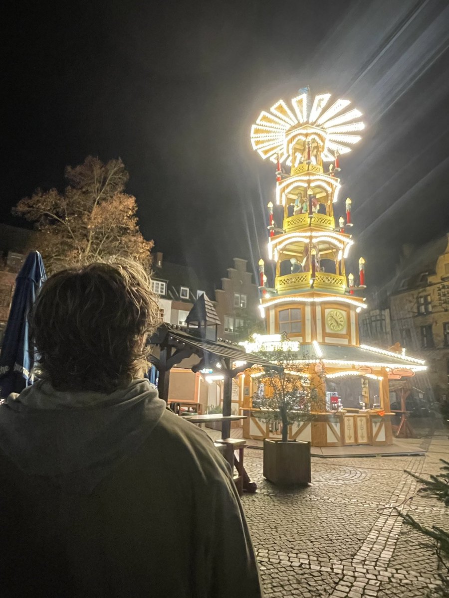 waltdisco's tweet photo. having had a much needed day off to discover the true meaning of Christmas, we are back on the clock for the first of the German run🇩🇪
Tonight we play Blue Shell Club in Cologne with Sun’s Sons who will be joining us for all German dates !!

Tickets on the door xxx https://t.co/zqG4sVciU6