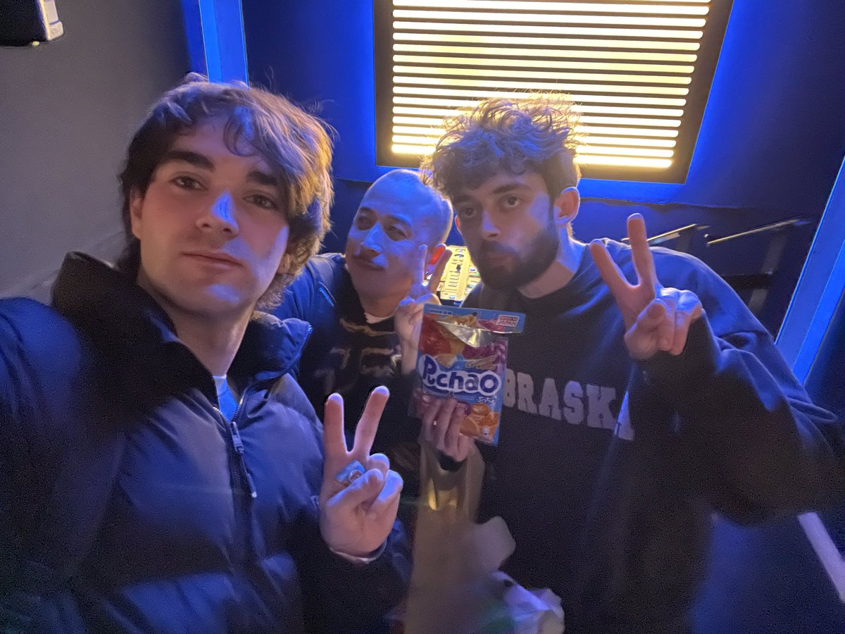 the lot radio
tonight 11/19 10pm-midnight
b2b2b with fUnlistenable and <a href="/_tvroom/">tv room</a>