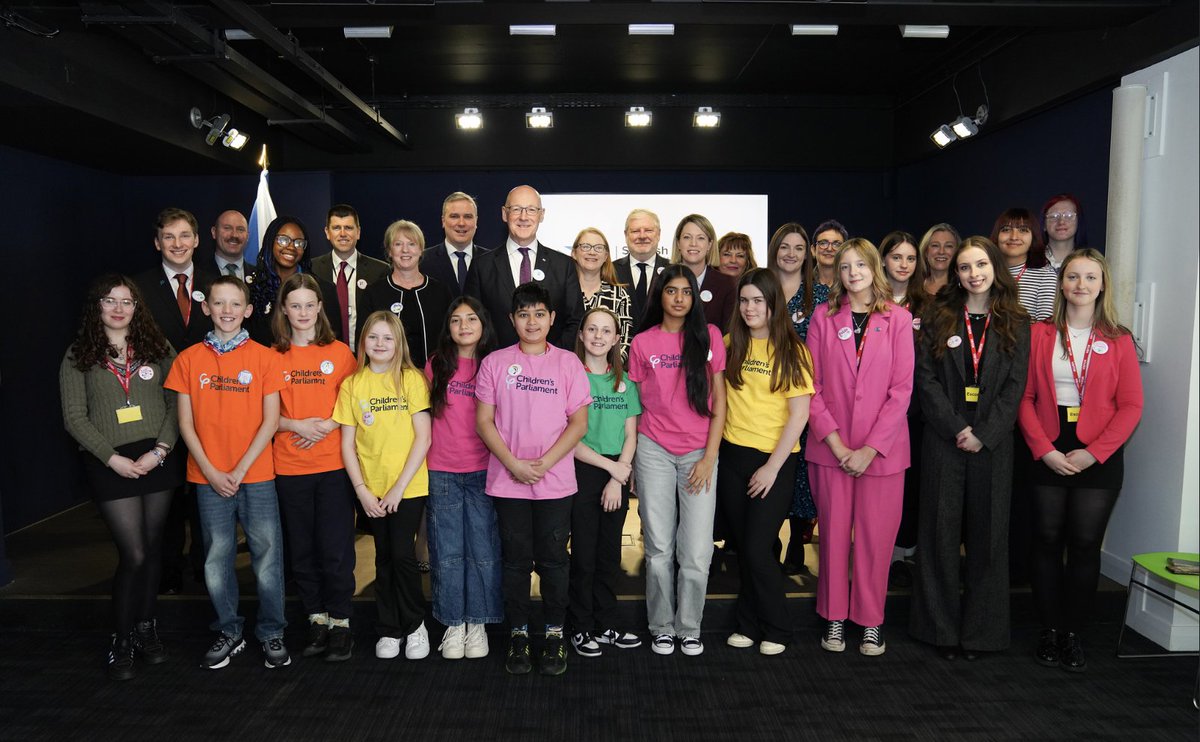 Angus Robertson tweet media