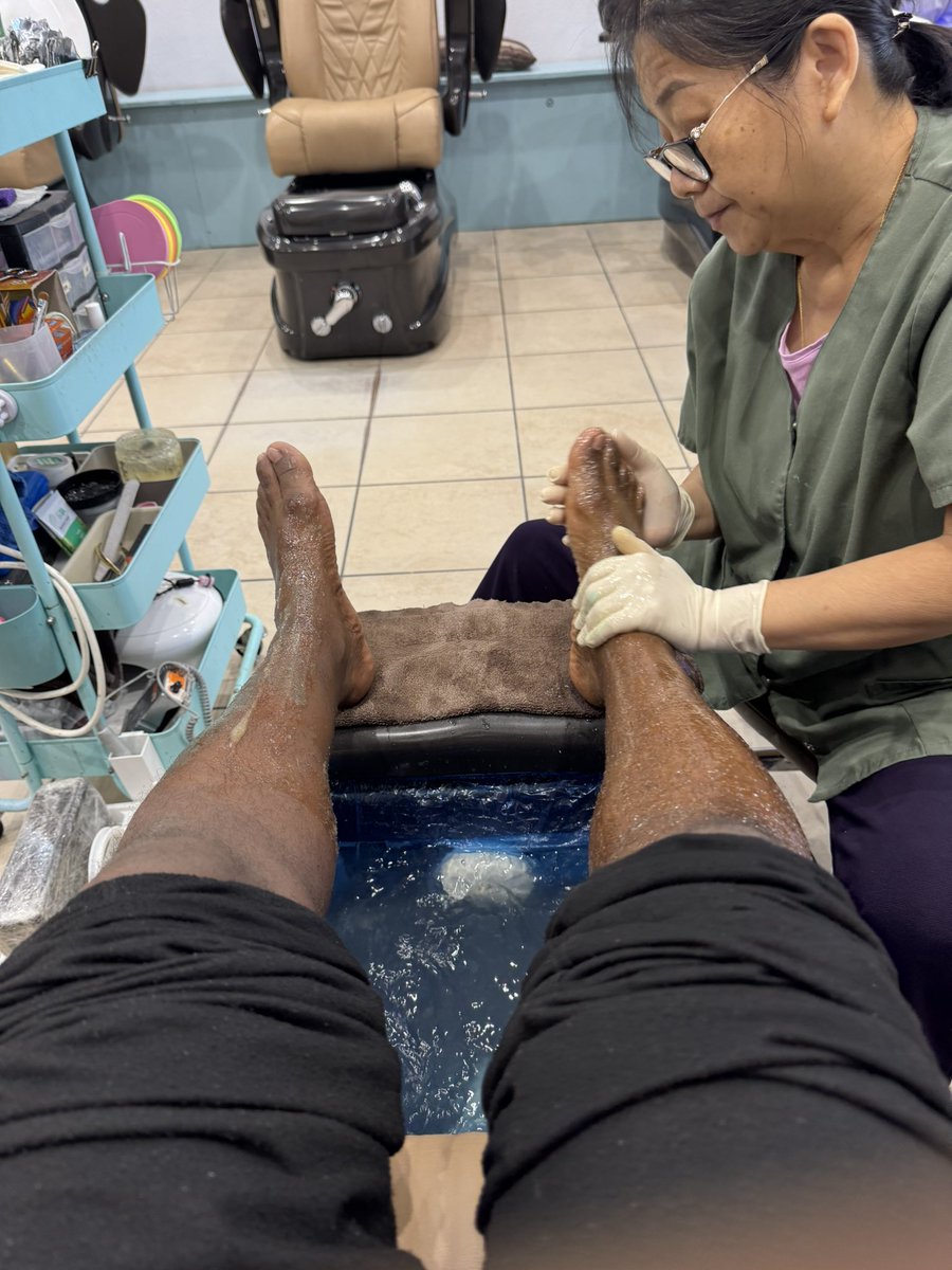A lil me time look how happy she looks ☺️ #pedicure #selfcare