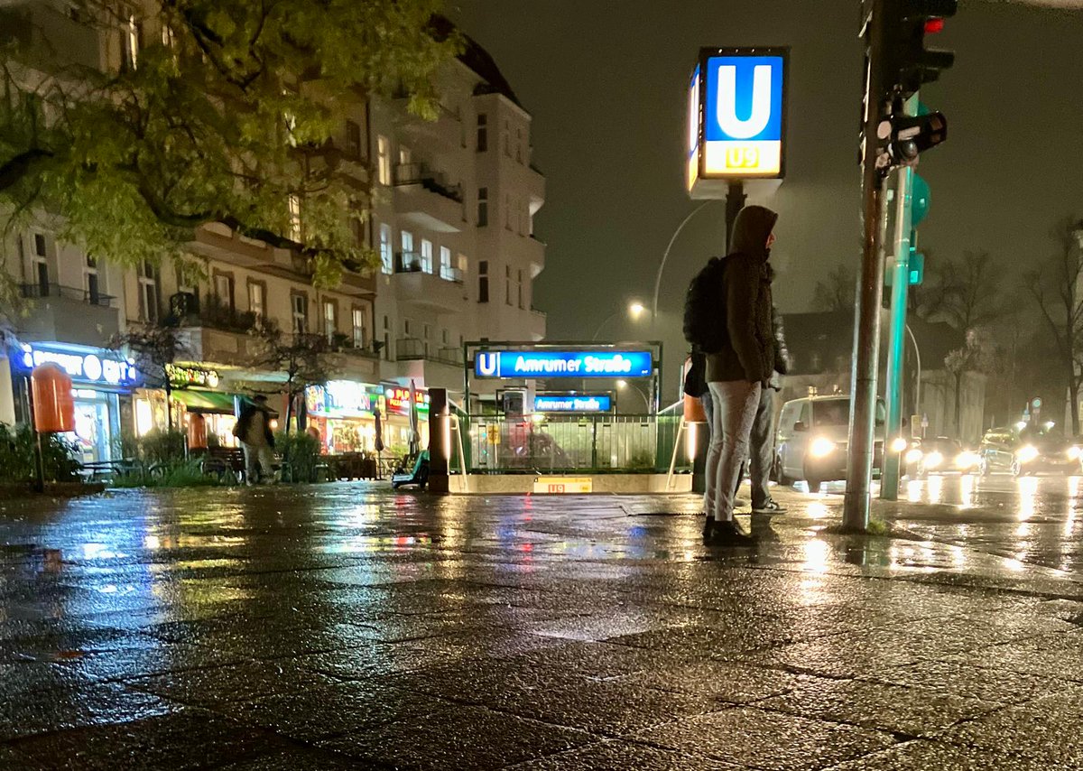 Regentag im Wedding 

Info: nur noch diese Woche bekommt ihr Fotos von uns hier zu sehen. Bald nur noch auf Bluesky, Mastodon &amp; Co.