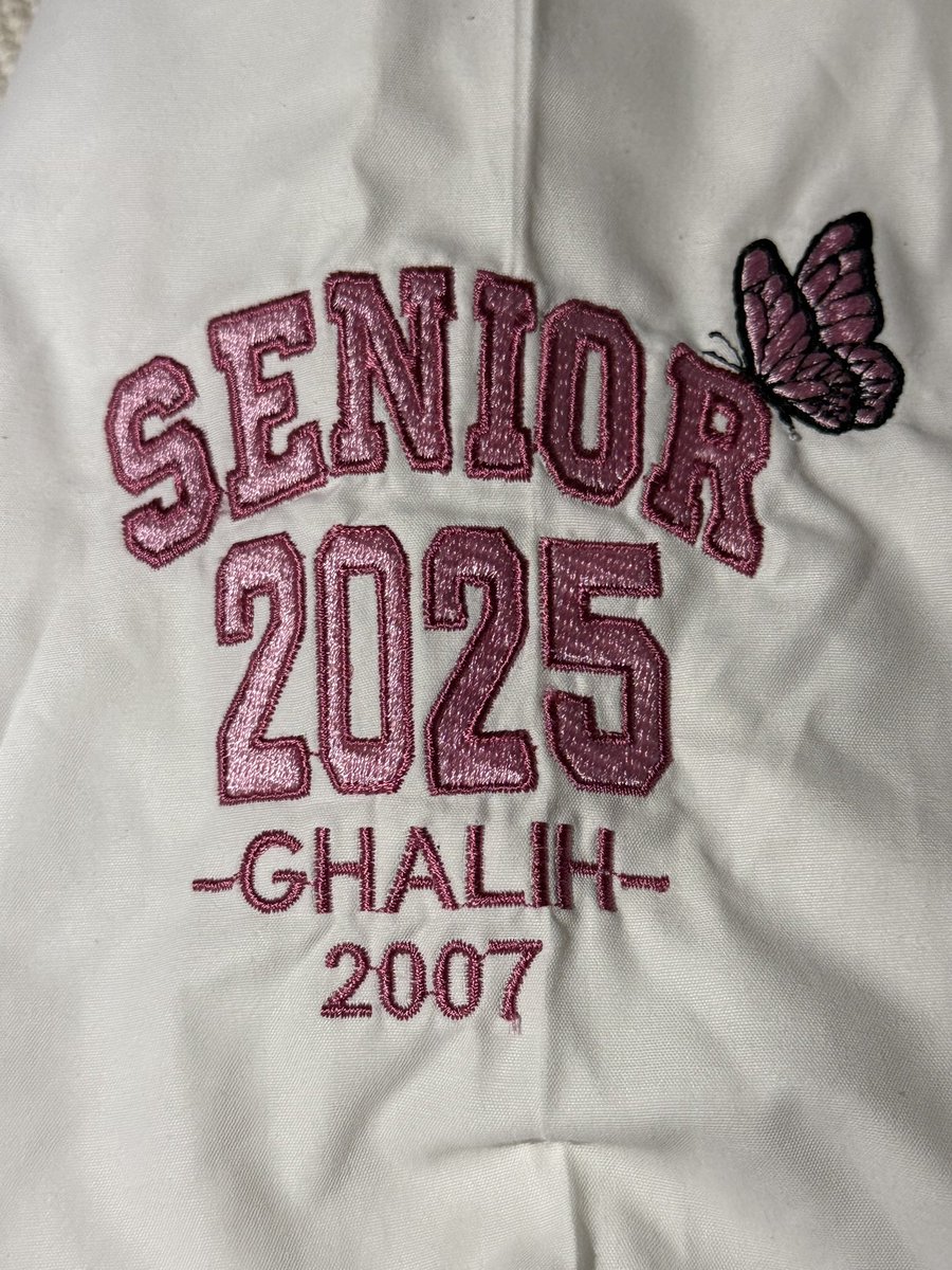 aaaaaaaahmd113's tweet photo. 🤍🤍👩🏻‍🎓 https://t.co/F6qNu9W8yK