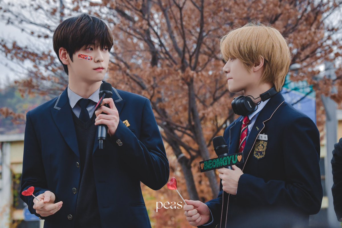 peassssssbg's tweet photo. 僕はきっと半分のイト 
君が僕の半分のイト

#SOOBIN  #수빈  #スビン
#BEOMGYU #범규 #ボムギュ
#TOMORROW_X_TOGETHER #TXT
#단짝즈 https://t.co/HsxK3HvKHt