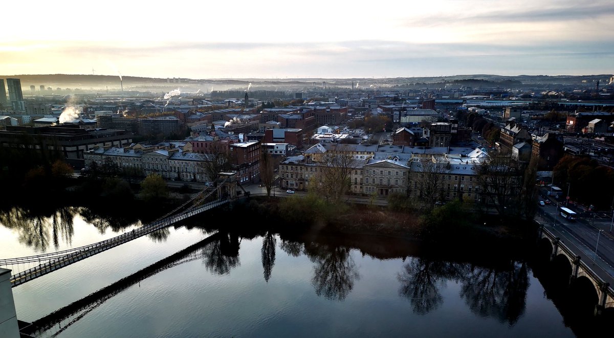 gibsons59's tweet image. Clyde, night and day.