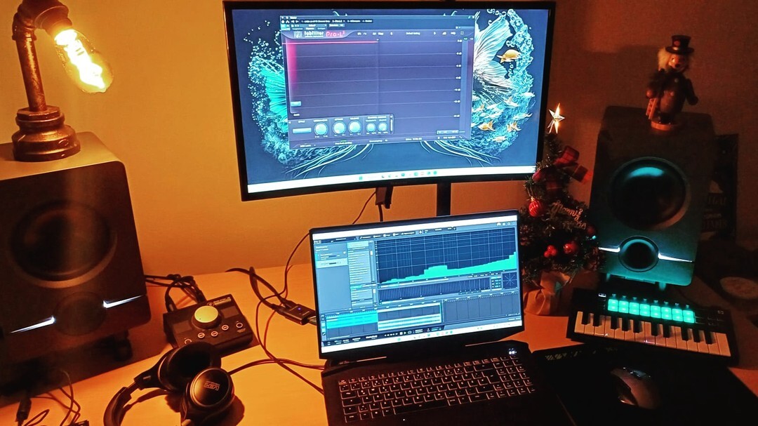 mfsoundnet's tweet image. Guerilla #Studiosetup #Munich :)

#musicproducer #tinystudio #gearporn #outputfrontier @output #barefoot #inthebox #dpr #slatedigital #vsx #novation #electronicmusic #labelworks