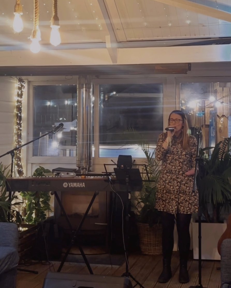 Last Friday's Open Mic Night was the first of six evenings this winter where locals, of any age, step up to the microphone to showcase their talents. It was a fun, feel-good evening, and great success. 
We cannot wait for our next night this Friday 22nd Nov, from 6pm. 
#CORNWALL