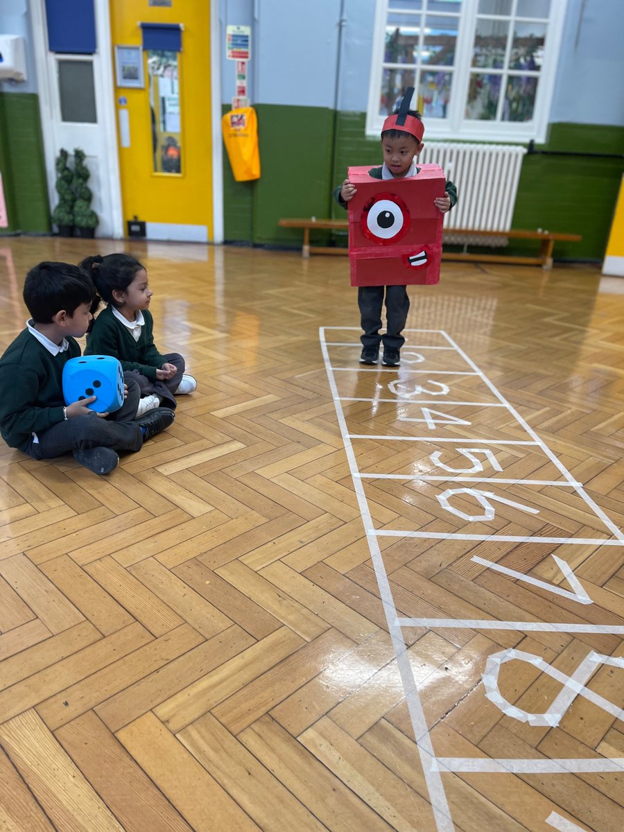 CayleyPrimarySc's tweet image. Our reception learners enjoyed playing a counting game dressed up as Numberblock 1! They were able to match the cardinal value to the correct numeral, then add 1 more! #masterymaths #numberblocks @WhiteRoseEd