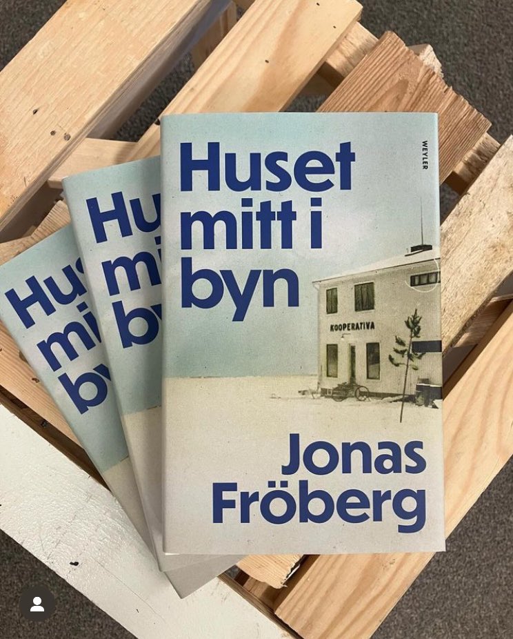 Jonas_froberg's tweet image. Nu är min nya bok ”Huset mitt i byn” på @Weyler_forlag ute!