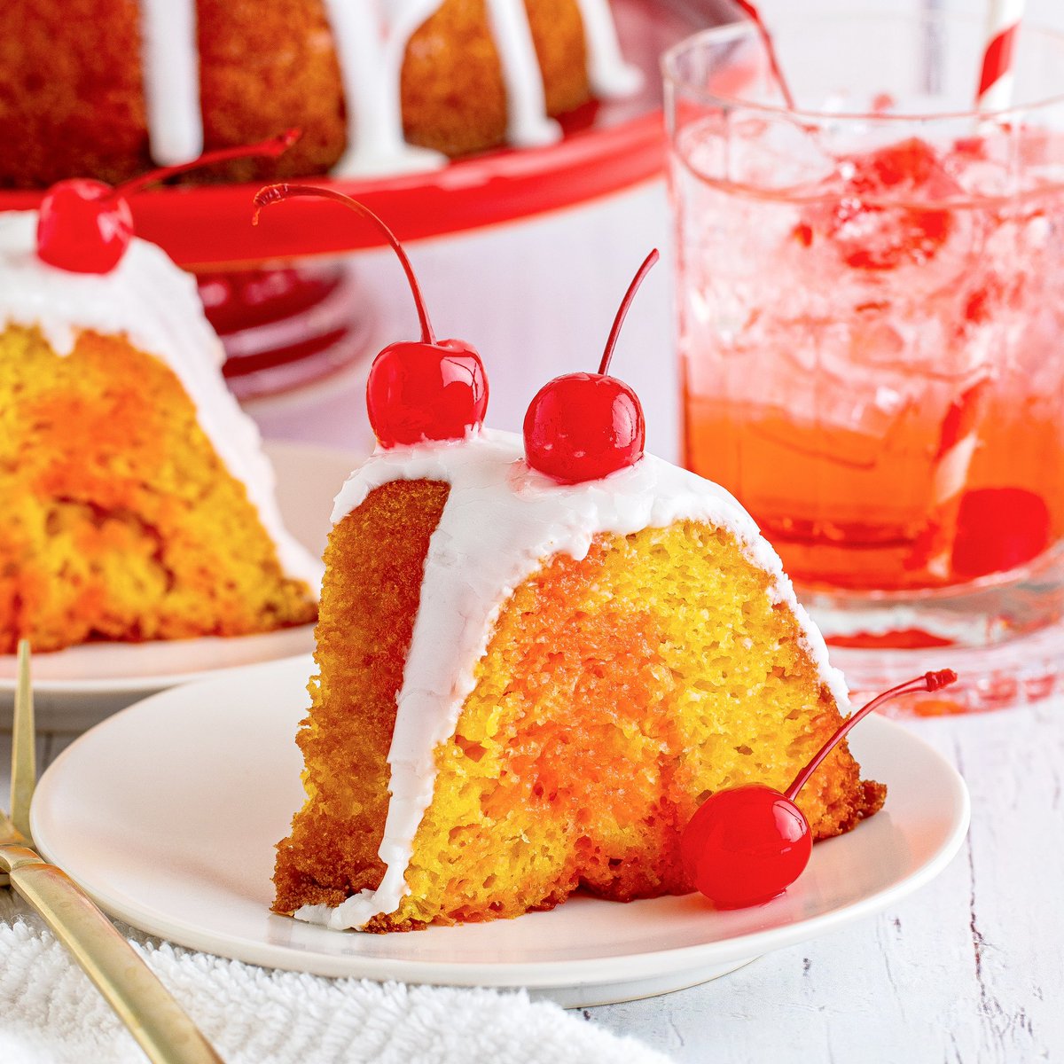 Country_Cook's tweet image. A favorite non-alcoholic drink turned into a cake! Shirley Temple Cake is a dressed up boxed cake mix with a delicious cherry flavor added! thecountrycook.net/shirley-temple…