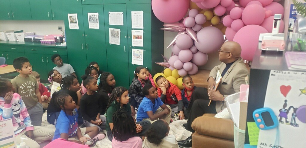 ViPS Jane Mendel Reading Day is underway- our community showing their support and love of reading to our future. You can make a difference-THANK YOU!!
<a href="/lrsd/">Little Rock School District</a>