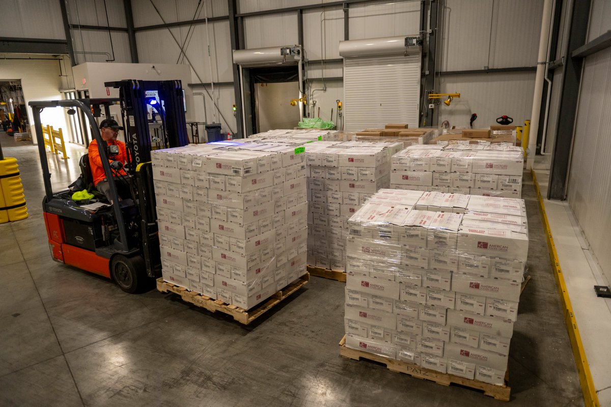 Iowa Farm Bureau (@iowafarmbureau) on Twitter photo Tackling hunger, one truckload at a time! 🚛🍔
Iowa Farm Bureau is helping food banks “meat” their urgent need for animal-based protein, in partnership with <a href="/Fareway_Stores/">Fareway Stores</a>. This morning we gathered with representatives from Fareway and Iowa’s food banks at the <a href="/FOODBANKIOWA/">Food Bank of Iowa</a> Tackling hunger, one truckload at a time! 🚛🍔
Iowa Farm Bureau is helping food banks “meat” their urgent need for animal-based protein, in partnership with <a href="/Fareway_Stores/">Fareway Stores</a>. This morning we gathered with representatives from Fareway and Iowa’s food banks at the <a href="/FOODBANKIOWA/">Food Bank of Iowa</a>
