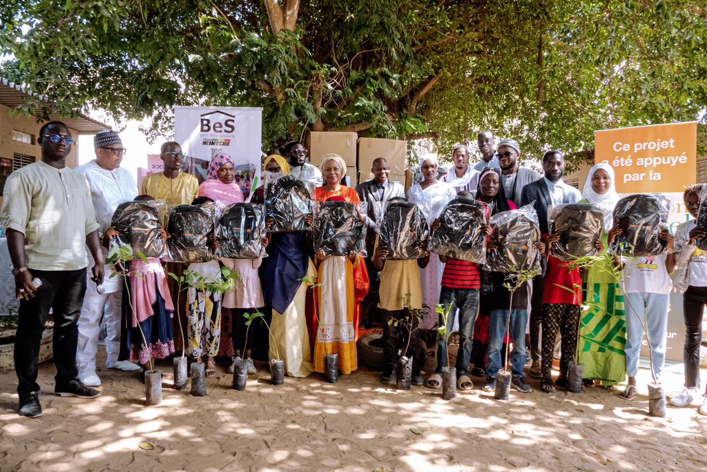 Parrainez un enfant, soulager des parents et en même temps participer à la préservation de l’environnement dans le cadre du #BÊS Un élève - Un kit - Un arbre 🌳 

📞 +221 77 616 01 04
✉️ teamniintche@gmail.com

🏷️5.000 fcfa

<a href="/TeamNiintche/">TEAM Bien Être Scolaire (BÊS)</a>
