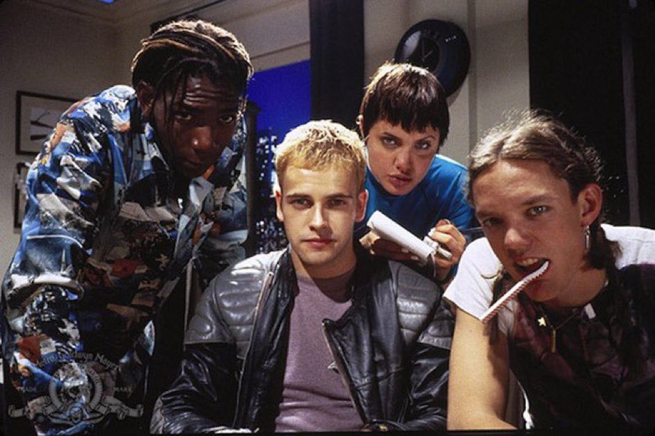 LoveRetroBTW's tweet image. Share a movie from the 90s that does not get mentioned much anymore.