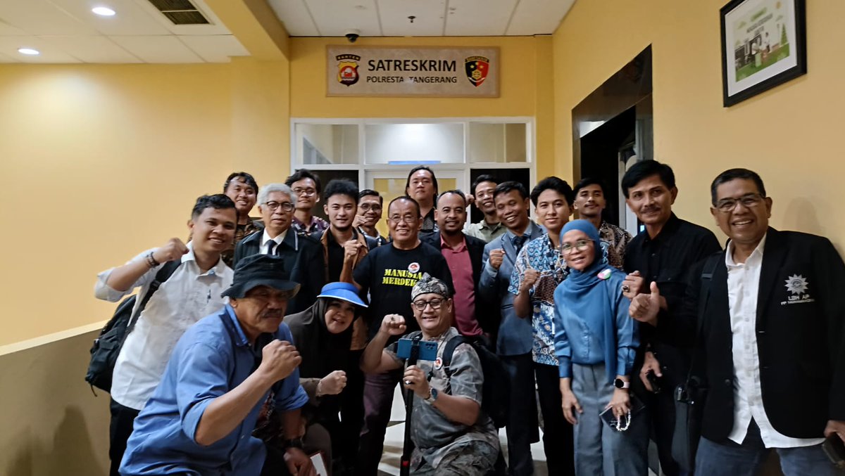 Assalamualaikum  Wr. Wb.

Saya sudah memenuhi panggilan polisi utk  pemeriksaan di Polresta Tangerang selama 7 Jam dan menjawab 30 pertanyaan.

Alhamdulillah diizinkan pulang.

Terima kasih atas doa dan dukungannya.