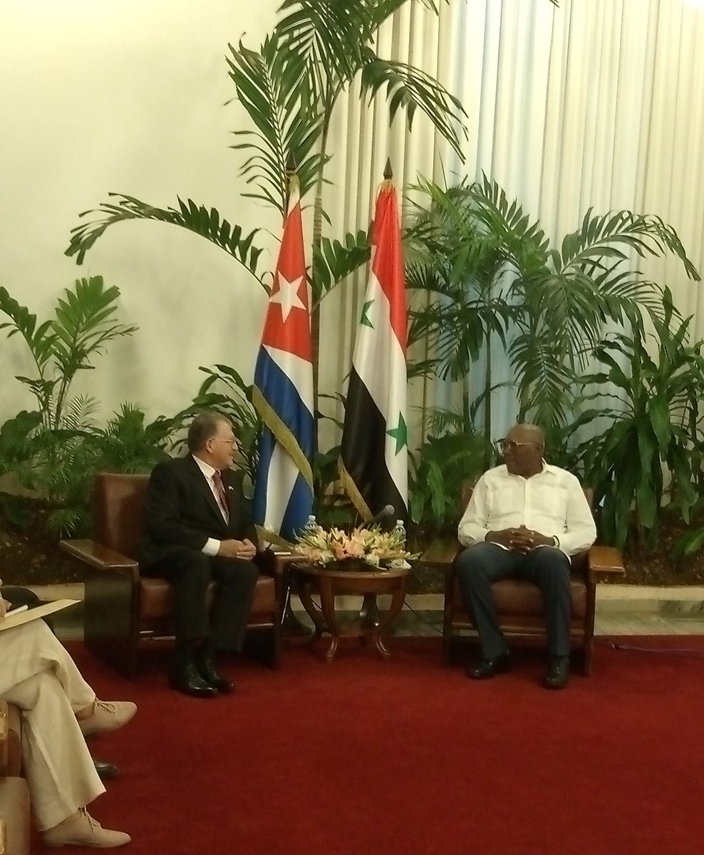 En horas de la tarde de hoy martes, recibí en el Palacio de la Revolución al Excmo Sr. Ghassan Obeid, Embajador de la República Árabe Siria en Cuba, país con el que nos unen fuertes vínculos de amistad.
