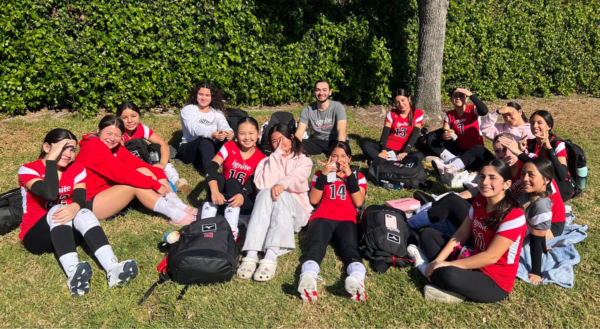 Ignitevball's tweet photo. Congrats 14E for going 2-1 this past Sunday and making great progress as a team!! https://t.co/AZh8n7E7cE