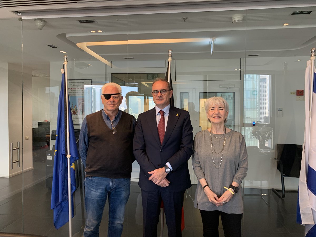 IsraelPolicy's tweet image. Ambassador Ilan Baruch and PWG Communications Director Susie Becher met with Belgian Ambassador Stefaan Thijs to exchange views on ending the war, the occupation, and the conflict. @stefaanthijs @BelgiuminIsrael @SusieBecher1