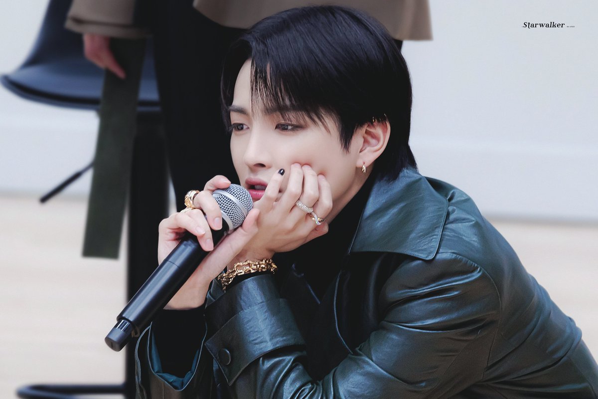 starwalkersh's tweet image. 241116 음악중심 미니팬미팅 

🗨️🐿️

#에이티즈 #홍중 
#ATEEZ #HONGJOONG