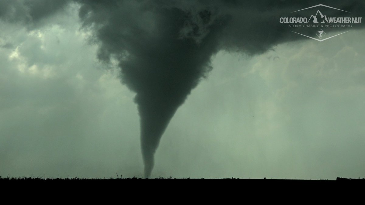 Its #tornadotuesday
This day was a coin flip sitting in Colby, KS deciding to play the dry line South, or the warm front North. I Literally changed my mind a dozen times, but finally after seeing many towers fail to explosively go South, I fully sent it to the Northern storms