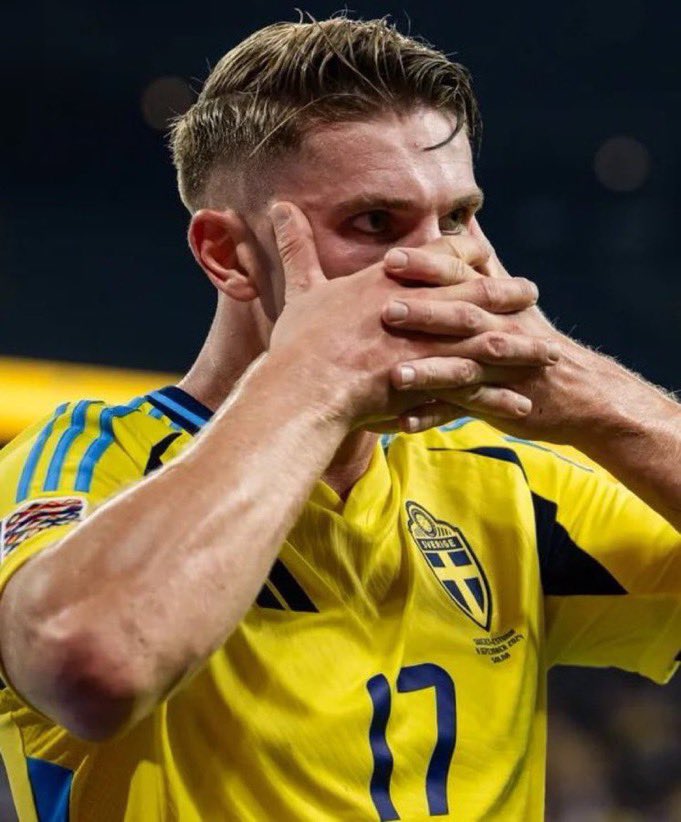 Football Hub tweet media