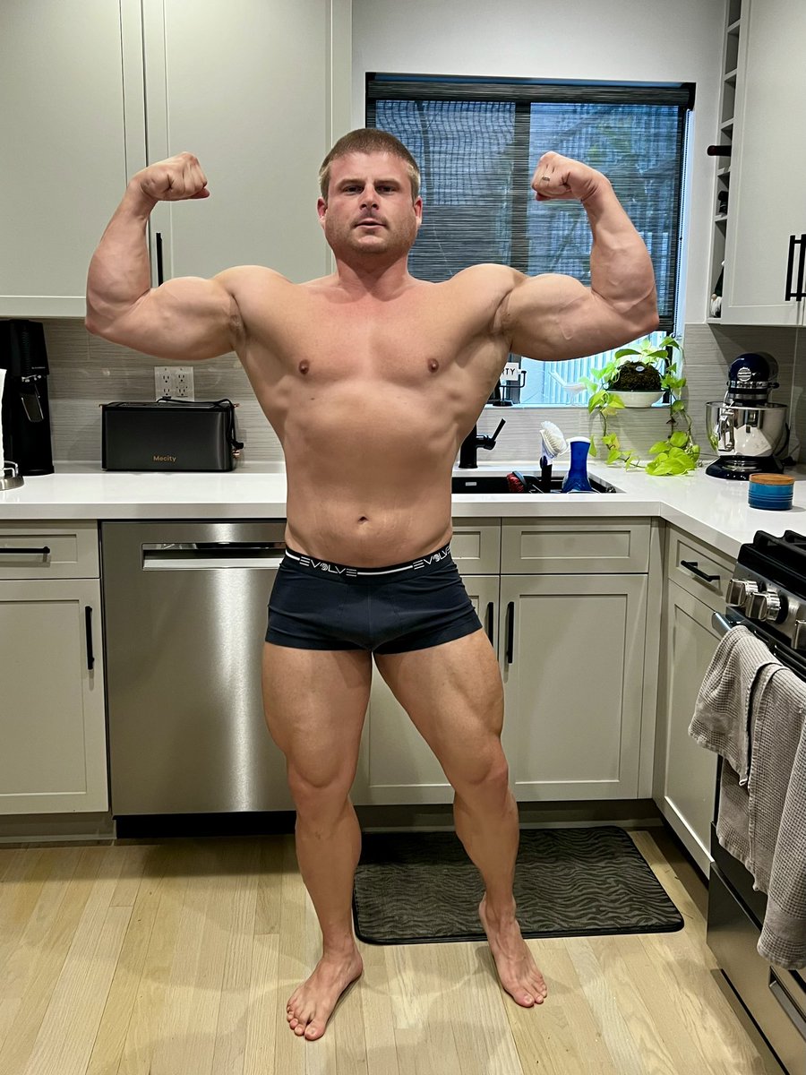 JoshuaFlex86's tweet photo. Das check-in 💪🏼 a little shaping up before the next bulk up
#Bodybuilderlife #CheckIn https://t.co/LcTh9ImOS3