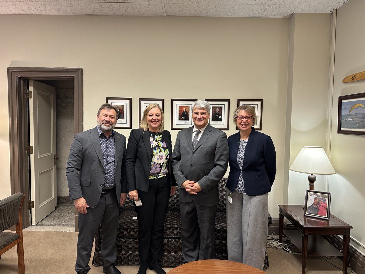 CPAWS · SNAP Canada (@cpaws) on Twitter photo Nous avons eu une rencontre productive avec <a href="/gerarddeltell/">Gérard Deltell</a>, porte-parole de l'opposition officielle en environnement. Nous sommes unis dans notre engagement en faveur d'une conservation des terres axée sur les résultats et du rôle vital des communautés locales et autochtones. Nous avons eu une rencontre productive avec <a href="/gerarddeltell/">Gérard Deltell</a>, porte-parole de l'opposition officielle en environnement. Nous sommes unis dans notre engagement en faveur d'une conservation des terres axée sur les résultats et du rôle vital des communautés locales et autochtones.