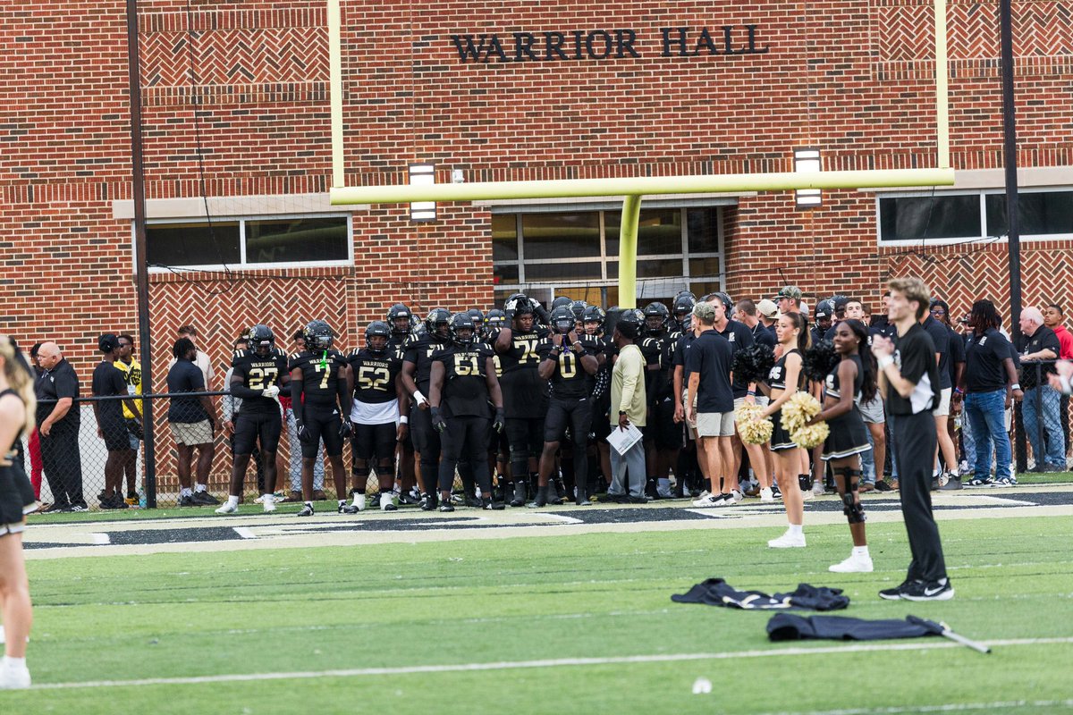 DaelynPatton's tweet image. Let it all workout….. 🧎🏽‍➡️ #blessed 
hudl.com/v/2Qt3ug