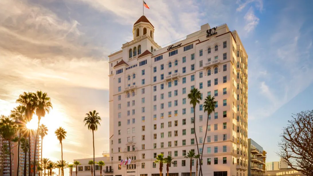 cppluxury's tweet image. Fairmont Breakers Long Beach, California re-opens following extensive renovations

cpp-luxury.com/fairmont-break… 

#Fairmont #FairmontHotels #FairmontBreakers #LongBeach #California #luxuryhotels #luxuryhospitality #luxuryresorts #luxury #hotels #resorts #Accor @Accor @FairmontHotels