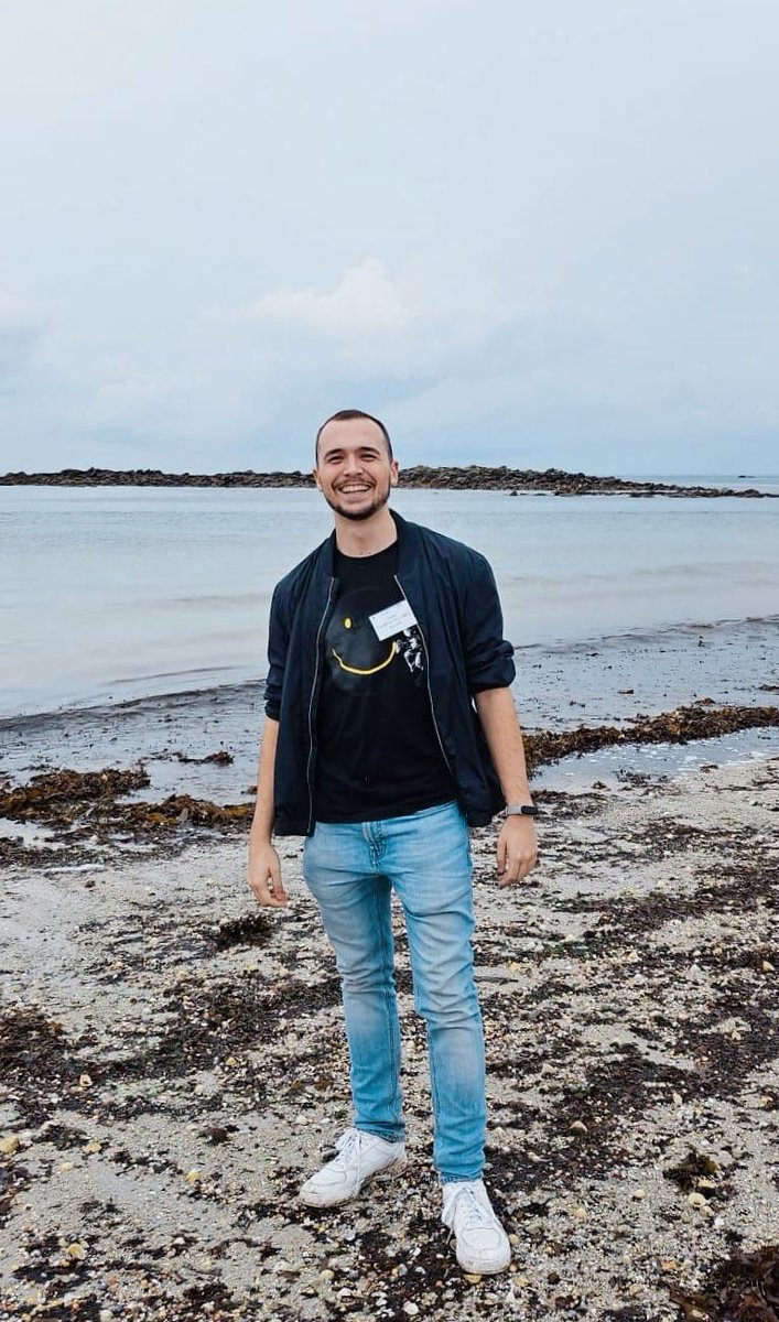 VLC Phage Hunters (@vlcphagehunters) on Twitter photo We're in full celebration mode here at #EnBiVirLab! Our colleague <a href="/valdi_valdivia/">Carlos Valdivia🧬</a> has officially started his contract as a predoctoral researcher, funded by a scholarship from <a href="/GVAeducacio/">GVA Educació</a> 💪 Congratulations, you truly deserve it! 💛 We're in full celebration mode here at #EnBiVirLab! Our colleague <a href="/valdi_valdivia/">Carlos Valdivia🧬</a> has officially started his contract as a predoctoral researcher, funded by a scholarship from <a href="/GVAeducacio/">GVA Educació</a> 💪 Congratulations, you truly deserve it! 💛