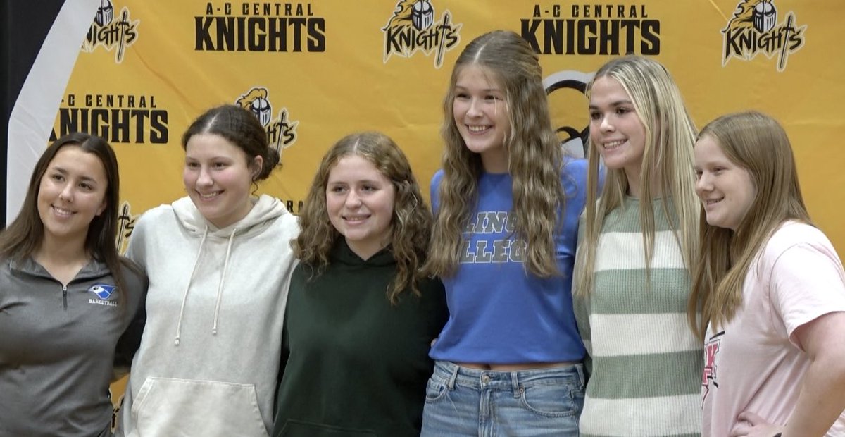 PORTA AC Central's Arthalony Signs With Illinois College
channel1450.com/2024/11/19/por…