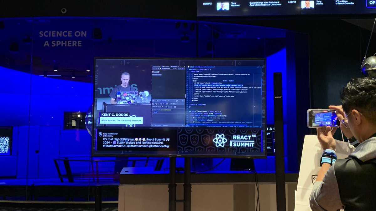 Vanss472's tweet image. Today at #ReactSummitUS