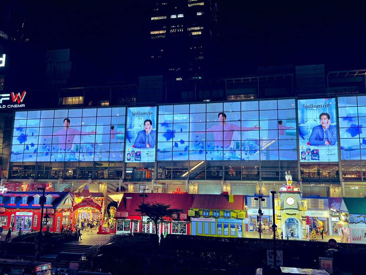 ChammanaSilada's tweet photo. Just small cars!! 🤪🤪
รถคันกะจิ๊ดเทียบกับจอหน้าเซนทรัลเวิล
รถติดแค่ไหน ก็หายเหนื่อยเลย 🥰
#KimSeonHo #김선호
#DUCKxKimSeonHo #EffortlesslyClean
#DuckTH #DuckPro
#ไม่เปลืองแรงขัด https://t.co/xlWn9iWwWp