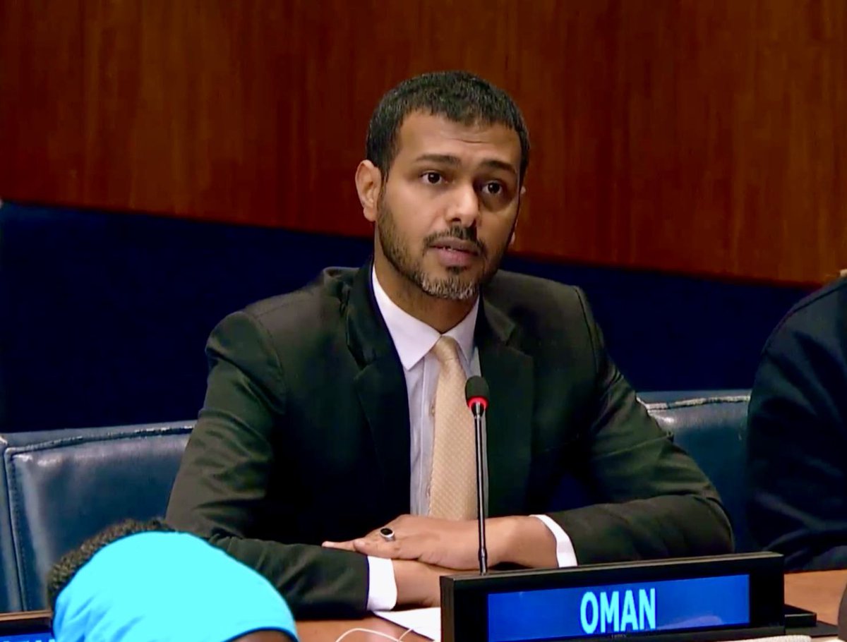 #سلطنة_عُمان تدعو إلى ضرورة الالتزام بتطبيق قرارات الشرعية الدولية بحزم وعدالة، ورفض ازدواجية المعايير في التعامل مع الانتهاكات الإسرائيلية في الأراضي الفلسطينية المحتلة، وذلك في بيان ألقاه المستشار خالد الكثيري أمام لجنة المسائل السياسية الخاصة وإنهاء الاستعمار