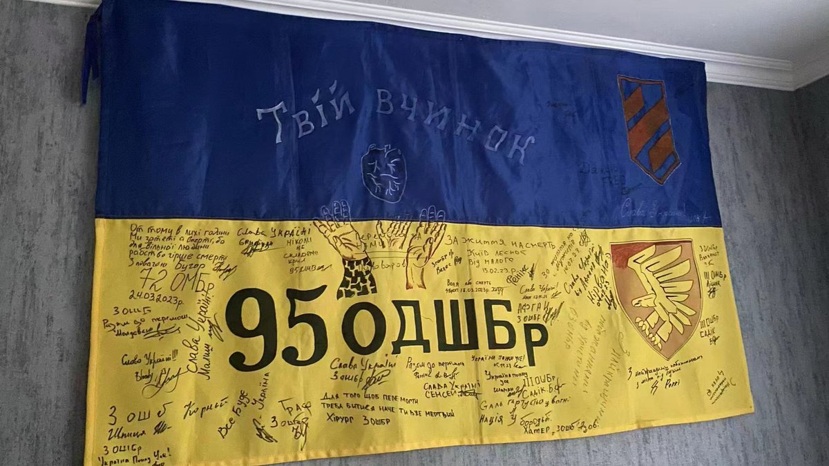 NeroArmored's tweet photo. Thank you for the signing flag, warriors, it makes me feel I am right beside you. I wish you victory! More importantly, I wish you all return home safely, Slava Ukraini! https://t.co/neOjstnd1b