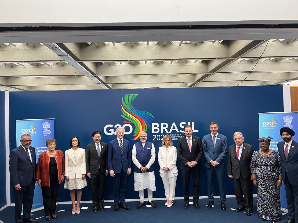 NOIweala's tweet image. Good exchange with H.E Prime Minister @narendramodi on the sidelines of the Government of India side event on Digital Public Infrastructure, Artificial Intelligence and Data for Governance on the margins of the G20 Leaders meeting in Rio de Janeiro. @PMOIndia