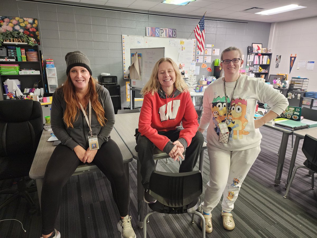 Rose Lenz tweet media