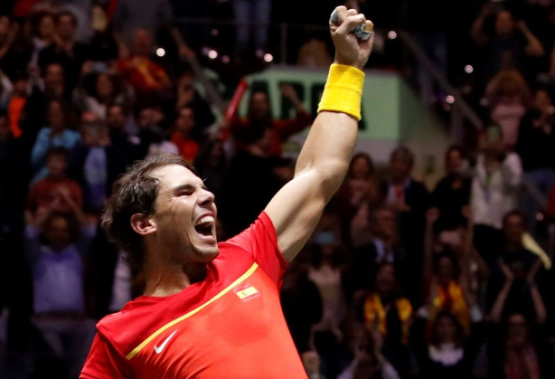 El 6 de febrero de 2004, Rafa Nadal jugó su primer partido individual en la Copa Davis. Perdió 6-7, 3-6, 6-7 contra Jiří Novák.

Después de aquella derrota en el debut, Rafa enlazó 29 victorias individuales consecutivas en la Copa Davis.

Hoy, 20 años, 9 meses y 13 días después