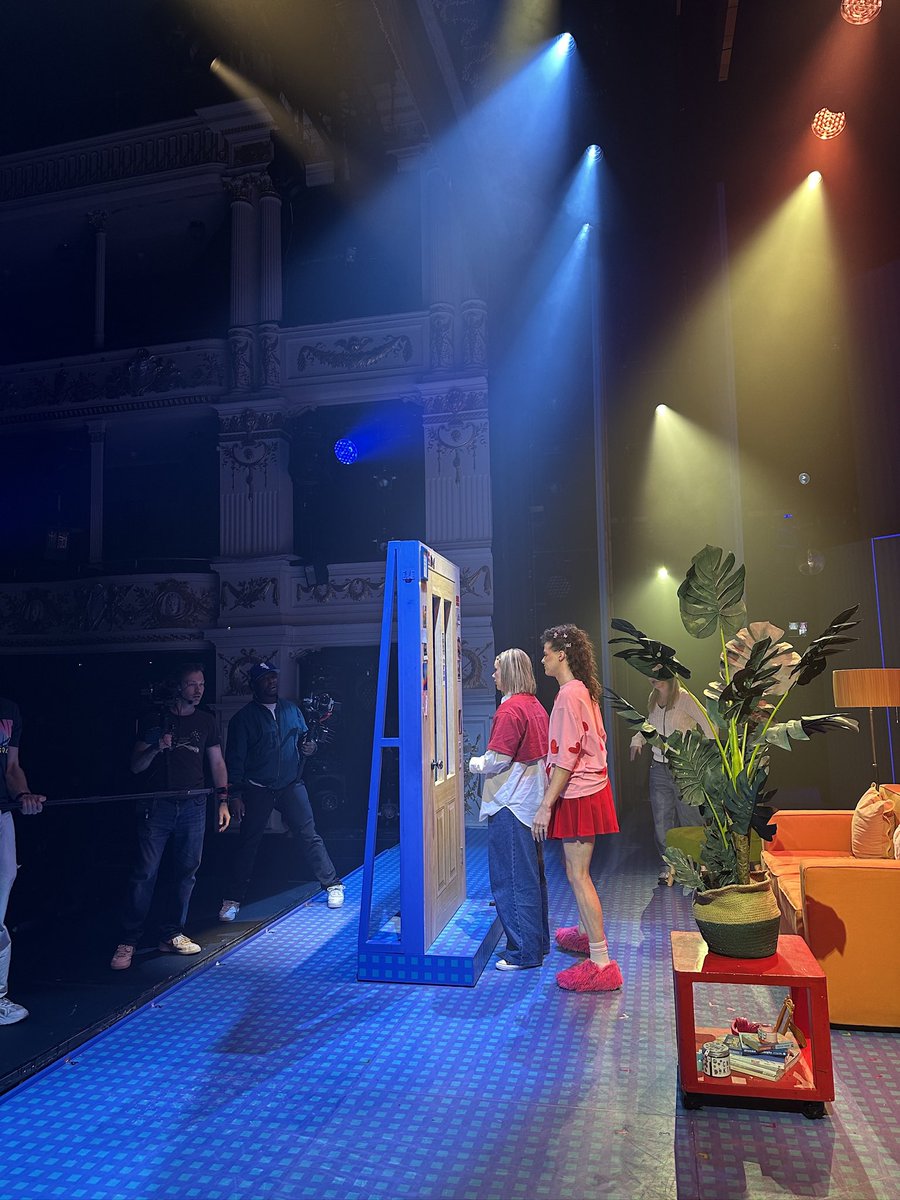 Why Am I So Single? tweet media