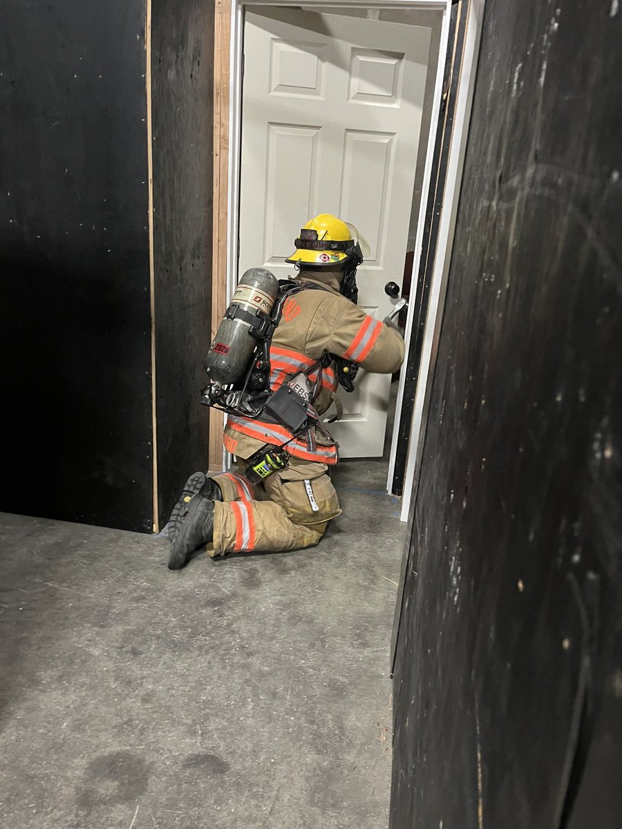 PDXFire's tweet photo. Portland Fire performing search drills to sharpen their skills to be able to perform at high levels on your emergency. https://t.co/u2KS8oE37U