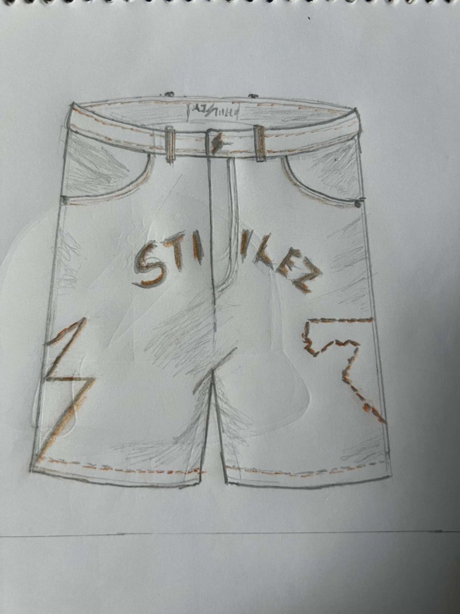 Lumeethegreat's tweet photo. Asides playing candy crush, I also sketch designs for my brand https://t.co/M1UCQBsMEn