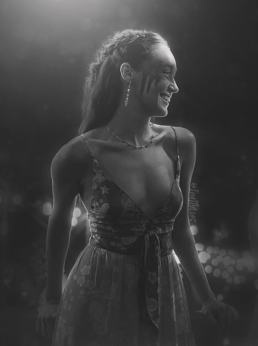 They braided her hair and now I’m seeing ghosts from 2016 🥺

Can’t wait to see ADC in ACV, but that won’t stop me from associating Lexa with everything I possibly can. We deserved so many more smiles, and she did too.