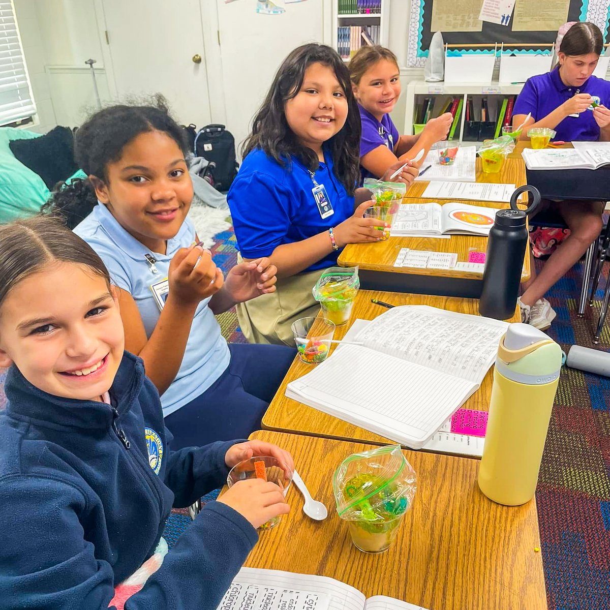 ChampionPrep's tweet image. Ms. Alvarez’s students have been diving into the world of plant and animal cells! 🌱🧬
They teamed up to build cell models and even got to create edible versions with Jello and candy! Learning about cells has never been so fun — or tasty.
#scienceclass #cells #cellmodel