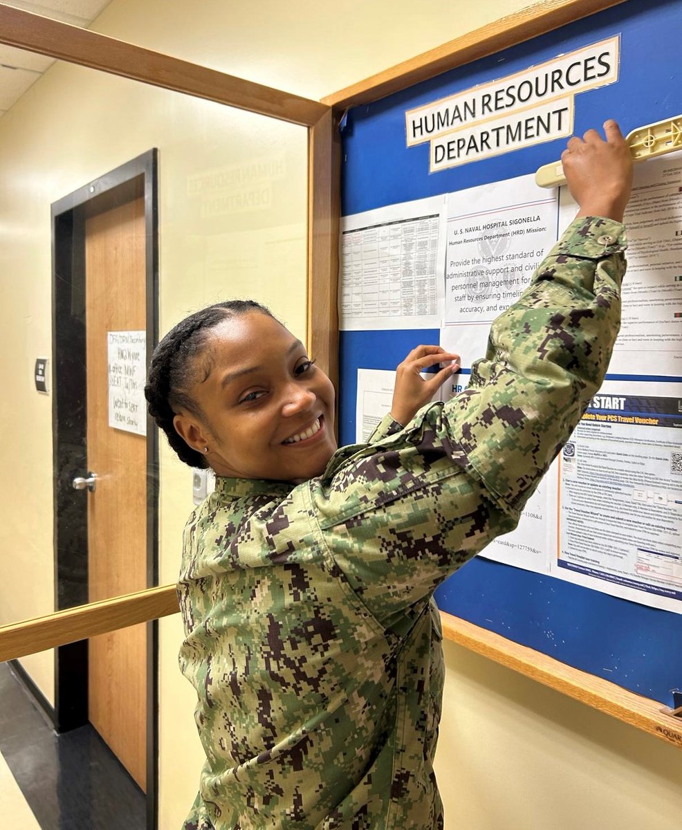 Shout out to <a href="/USNavy/">U.S. Navy</a> Hospital Corpsman 2nd Class Geneva Dixon for being named Sailor of the Quarter at <a href="/nas_sigonella/">albert-yr</a>! #DHAProud

bit.ly/4hGb7tX