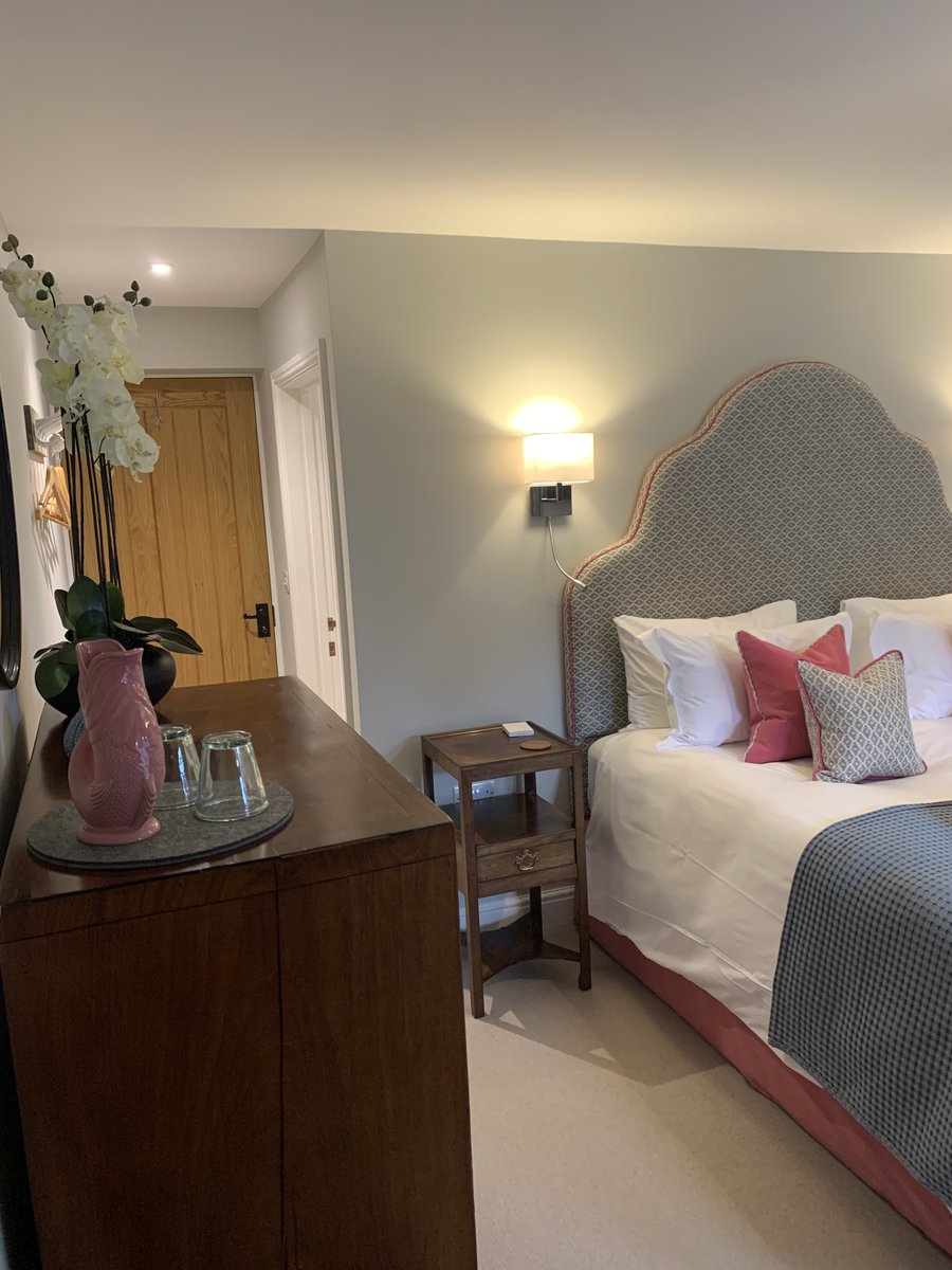 Cliff Farmhouse B&B Suites tweet media